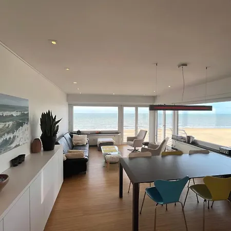 Апартаменты Stylish 3-bedroom With Panoramic Sea View T152