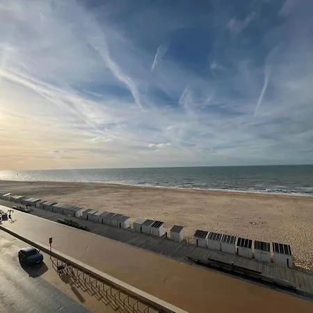 Апартаменты Stylish 3-bedroom With Panoramic Sea View T152 *